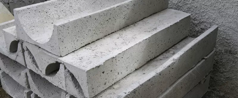 Qual a função dos blocos canaletas em uma obra?