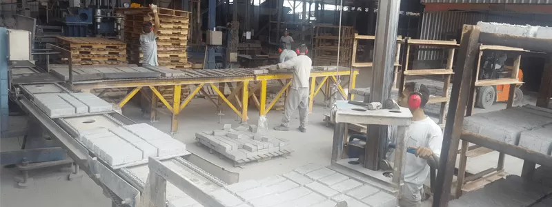 Como é o processo de fabricação dos blocos de concreto?