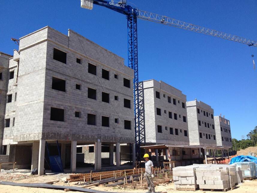 Qual a diferença entre bloco estrutural e de vedação?